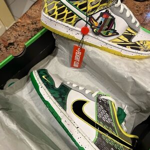 Oregon What The Duck PE Dunks SZ 11